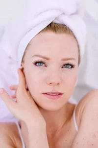 صالون أول إشراقة للعناية بالبشرة